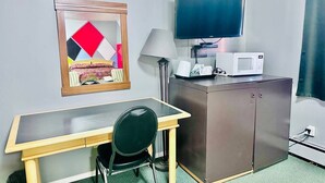 Unclassified image, 4 of 15, button - Grizzly Motor Hotel (Fox Creek)