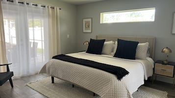 4 bedrooms, desk, iron/ironing board, travel cot