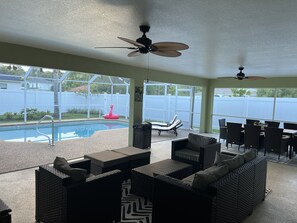 Alberca al aire libre y alberca climatizada