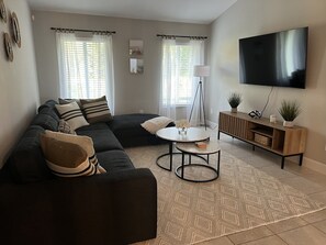 Smart TV y chimenea