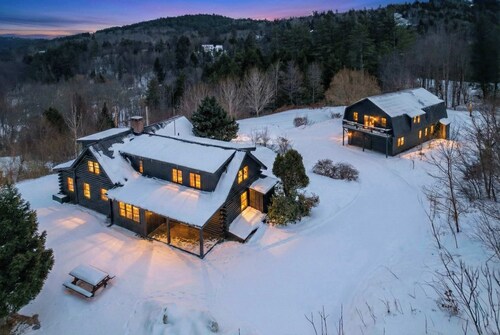 Hilltop 9-BR Mountain Retreat 5-min to Okemo