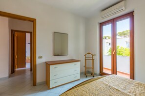 Apartment | 3 bedrooms - Friendly Family Apartment at Ischia (Ischia)