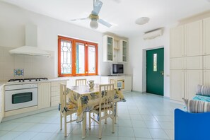 Apartment | 3 bedrooms - Friendly Family Apartment at Ischia (Ischia)