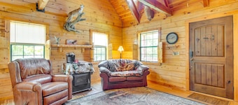 Secluded Oakland Cabin w/ Private Yard!