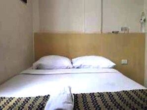 Laptop workspace, free WiFi, bed sheets