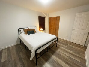1 bedroom, free WiFi, bed sheets
