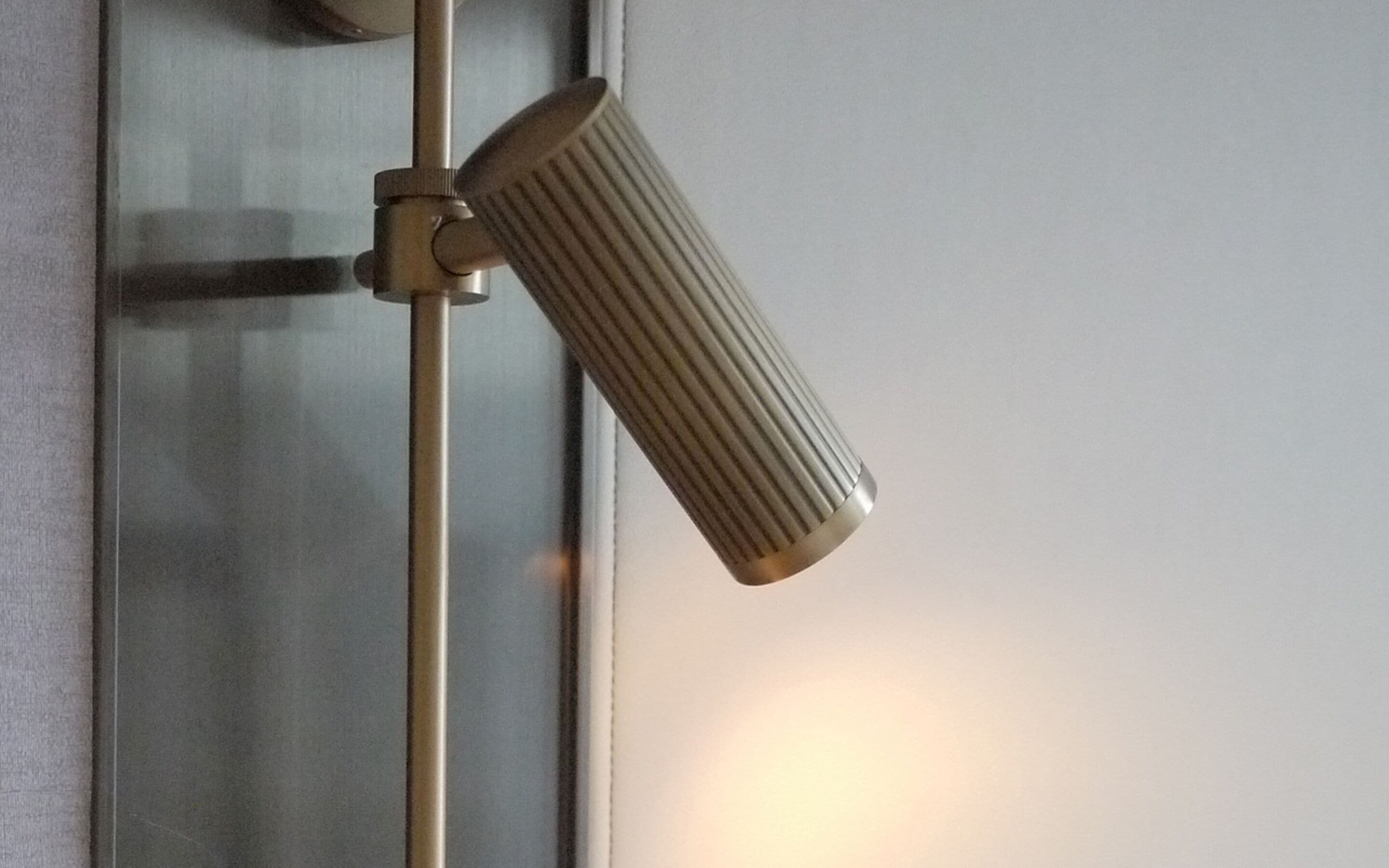 케이블 채널 시청이 가능한 40인치 평면 TV, 스마트 TV