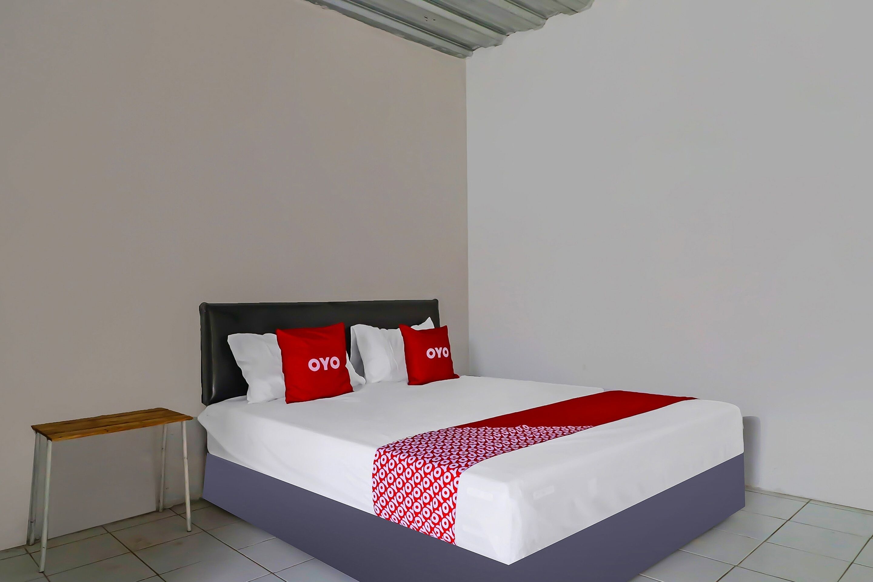 Standard Double Room | Laptop workspace, free WiFi, bed sheets