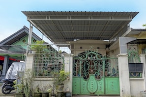 Front of property - Hotel O Nurul Homestay Syariah (Gresik)