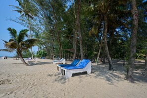 Private beach, white sand - Seclude Kerala Marari Sands (Ambalapuzha)