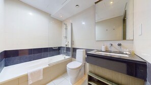 Hair dryer - 1 Bed Downtown| Walk to Dubai Mall & Burj Khalifa (Downtown Dubai)