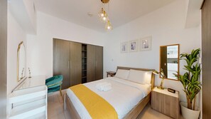1 bedroom, desk, iron/ironing board, WiFi - 1 Bed Downtown| Walk to Dubai Mall & Burj Khalifa (Downtown Dubai)