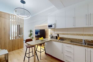 Fridge, microwave, stovetop, toaster