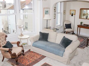 Cottage | Living area