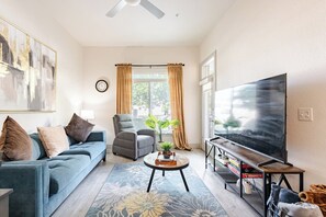 TV, peis, videospill og DVD-spiller