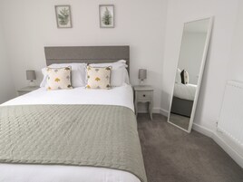 2 habitaciones, decoración personalizada y muebles diferentes 