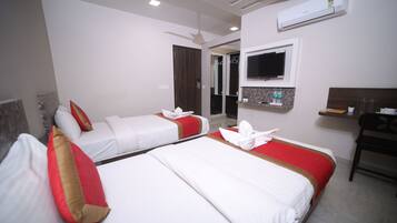 Chambre Familiale avec lits jumeaux | Fer et planche Ă repasser, Wi-Fi gratuit