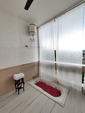 Quarto casal real | Banheira de hidromassagem