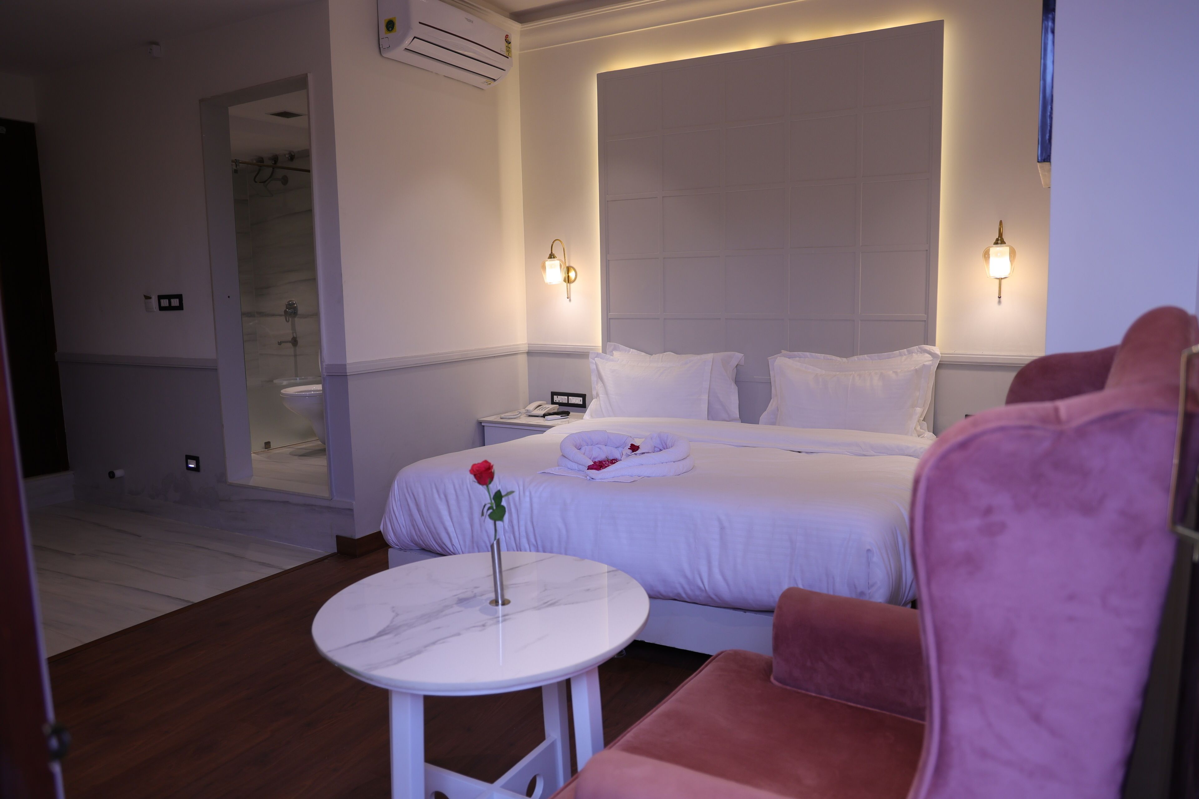 Deluxe Double Room | In-room safe, soundproofing, iron/ironing board, free WiFi