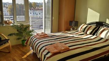 4 bedrooms, iron/ironing board, travel cot, WiFi