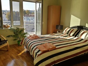 4 bedrooms, iron/ironing board, travel cot, WiFi - 220m² Centre Penthouse Amazing Balcony Great Price (Beograd)