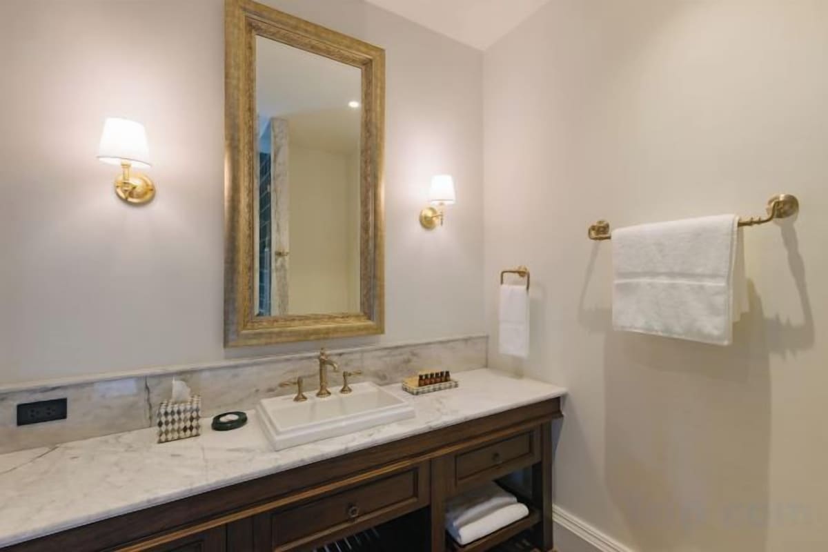 Bathroom | Shower, rainfall showerhead, free toiletries, hair dryer