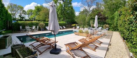 Outdoor pool, a heated pool