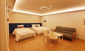 Premium Twin Room | Individually decorated - SWEET HOTEL (Changnyeong)