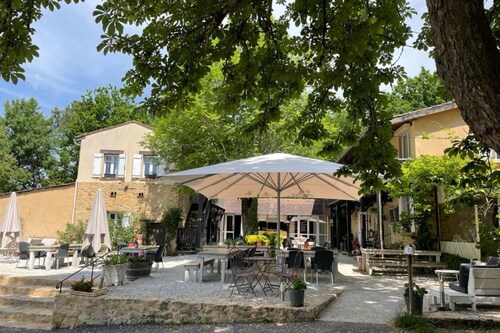 Tent Lodge in Dordogne near Scenic Views
