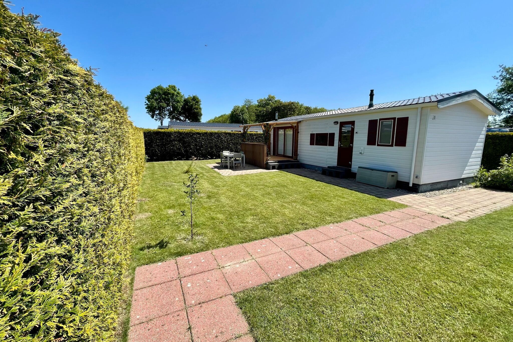 Attractive chalet with enclosed garden near sea