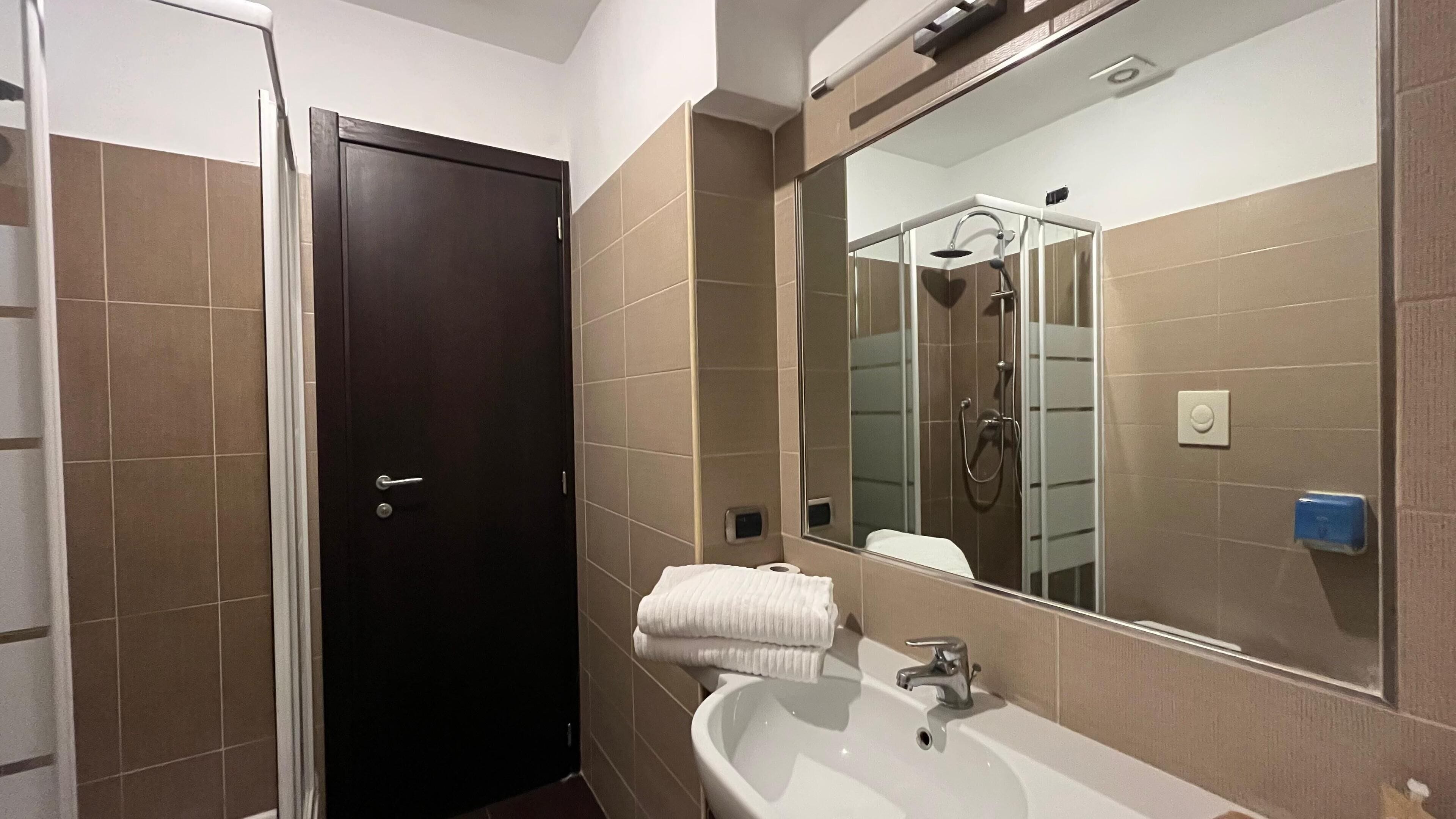 Photo - Cloud 9 Hotel