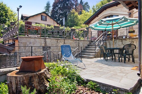 Villa 'Residenza Ai Noci' mit Bergblick, privater Terrasse und WLAN