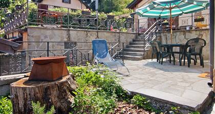 Villa 'Residenza Ai Noci' mit Bergblick, privater Terrasse und WLAN