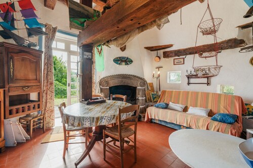 Holiday Home '19th Century Windmill' with Sea View and Private Garden