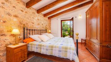 3 chambres, accès au Wi-Fi (inclus), literie fournie