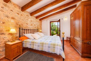 3 bedrooms, free WiFi, bed sheets - Rural House 'Es Turó De Son Mel' with Mountain Views, Private Pool and Wi-Fi (Petra)