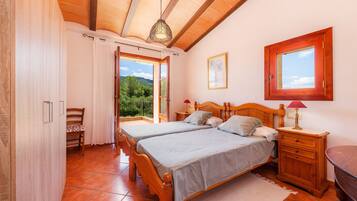 3 makuuhuonetta, ilmainen Wi-Fi, vuodevaatteet