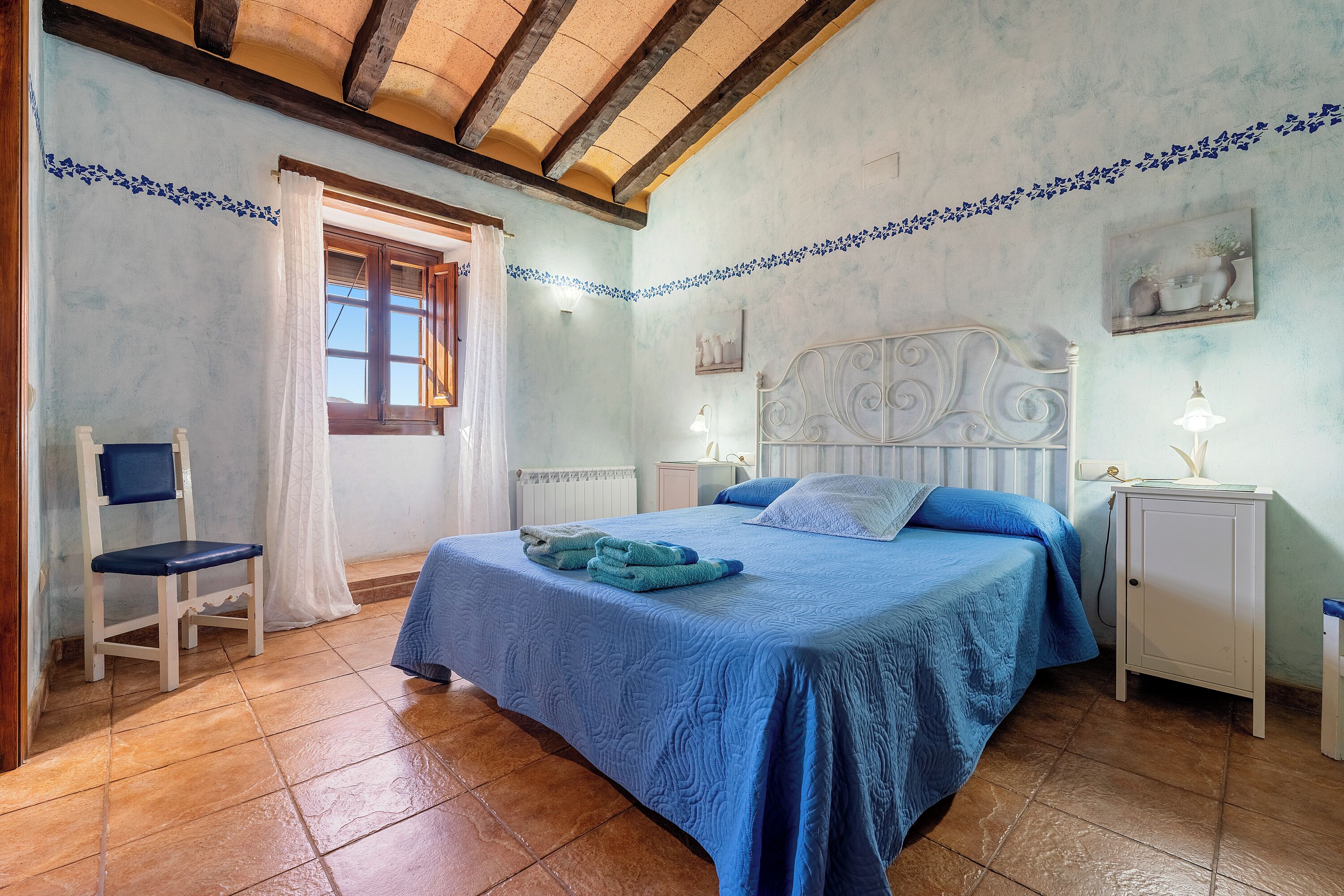 5 室のベッドルーム、アイロン / アイロン台、WiFi (無料)、ベッドシーツ