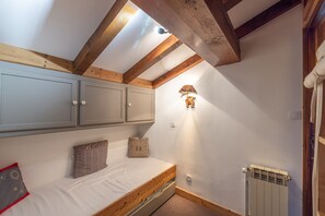 1 bedroom, iron/ironing board