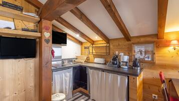 Frigorífic, microones, forn i placa de cuina