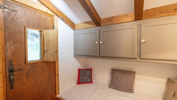 1 Schlafzimmer, Bügeleisen/Bügelbrett