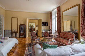 5 chambres, fer et planche à repasser, Wi-Fi gratuit, draps fournis