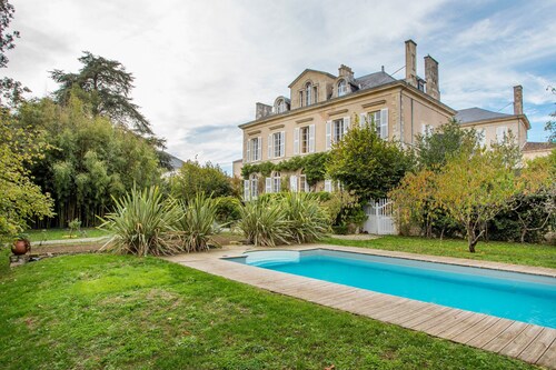 Maison de maître avec piscine privée, terrasse privée et Wi-Fi