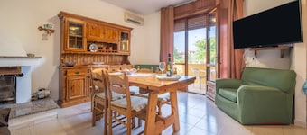 Holiday Home 'San Giovanni' with Private Terrace, Wi-Fi and Air Conditioning