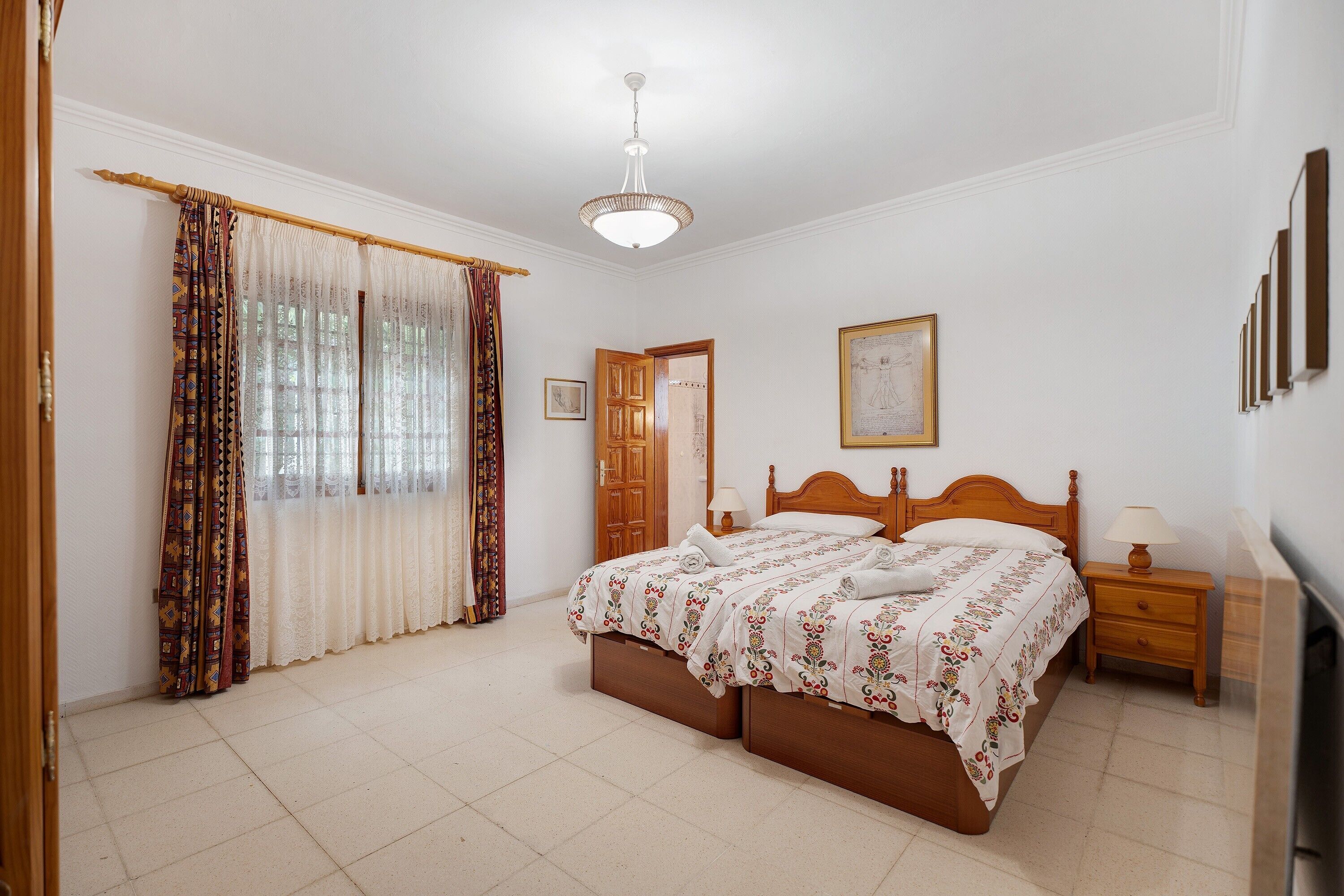 3 bedrooms, iron/ironing board, free WiFi, bed sheets