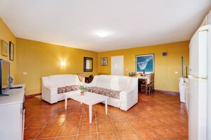 TV - 'Biofinca Las Dulces Casa Almita' with Sea View, Private Terrace and Wi-Fi (Guia de Isora)