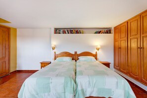 1 bedroom, iron/ironing board, free WiFi, bed sheets - 'Biofinca Las Dulces Casa Almita' with Sea View, Private Terrace and Wi-Fi (Guia de Isora)