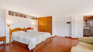 1 chambre, fer et planche à repasser, Wi-Fi gratuit, draps fournis