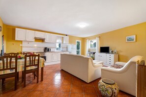 Interior - 'Biofinca Las Dulces Casa Almita' with Sea View, Private Terrace and Wi-Fi (Guia de Isora)