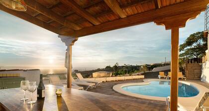 Country House "Biofinca Las Dulces Casa Medianeros" with Sea View, Shared Heated Pool & Wi-Fi